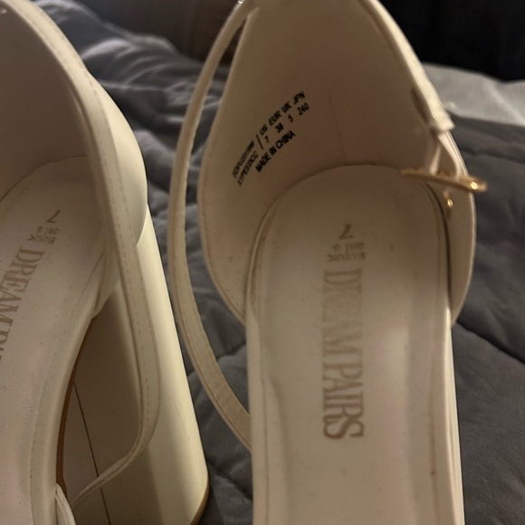 White platform high heels - Picture 3 of 10